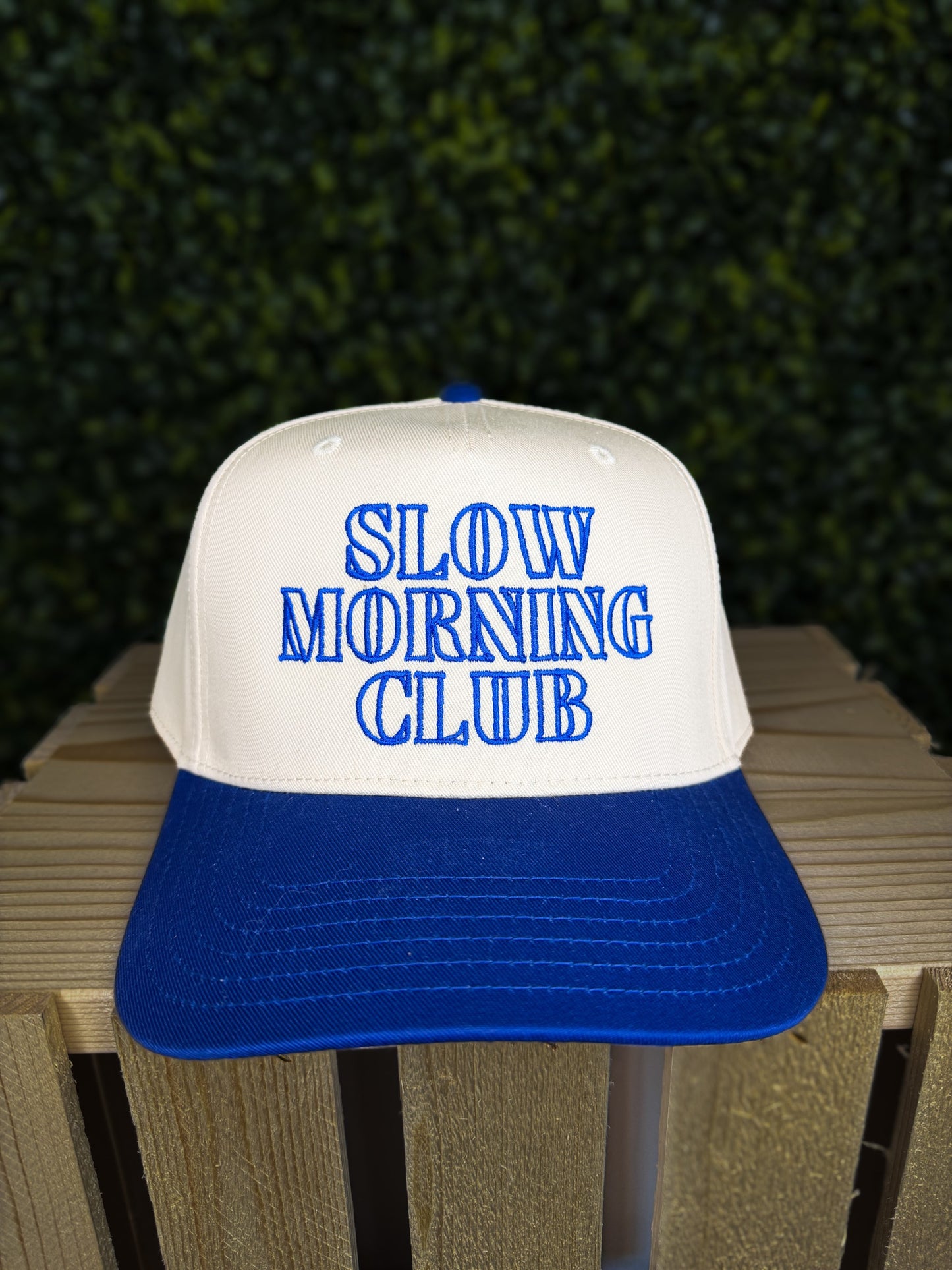 SLOW MORNING CLUB TRUCKER HAT