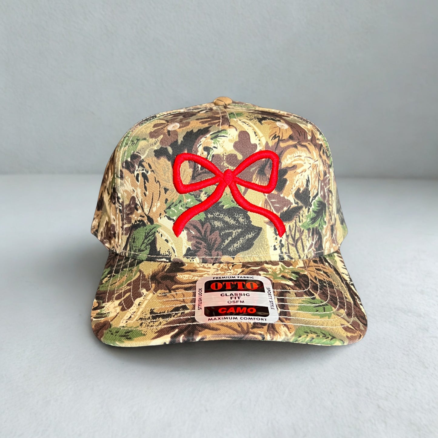 CAMO BOW TRUCKER HAT